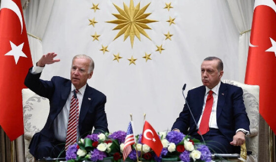 Байден заявив Ердогану про стурбованість через наявність у Туреччини російської зброї