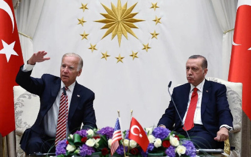 Байден заявив Ердогану про стурбованість через наявність у Туреччини російської зброї