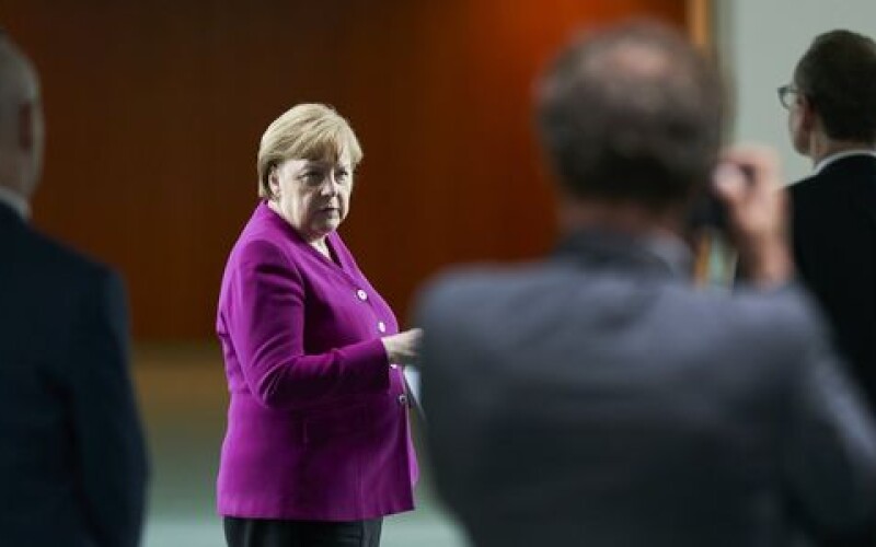 Меркель обговорить сьогодні ситуацію на кордонах ЄС та Білорусі із генсеком НАТО