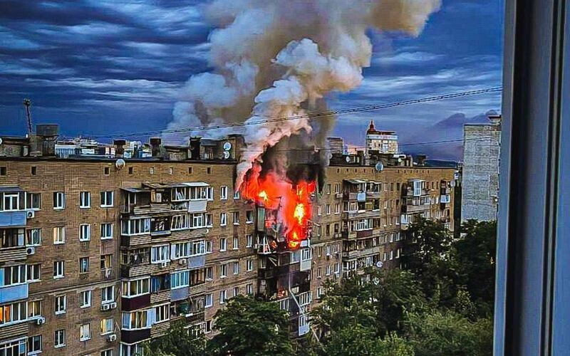 Окупанти вдарили по Харкову дронами та ракетами: є загиблі мирні люди