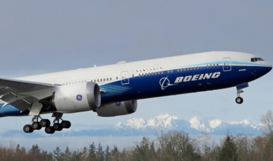 Новий Boeing 777X вперше злетів