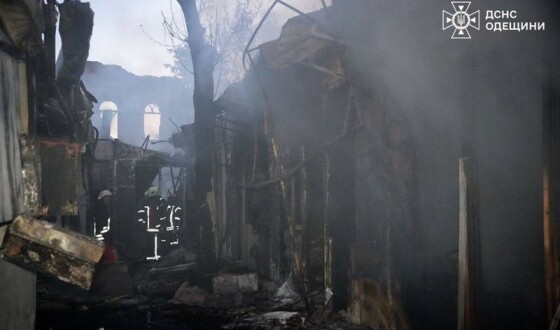 Ворог атакував Одесу ударними дронами: у місті вирують пожежі