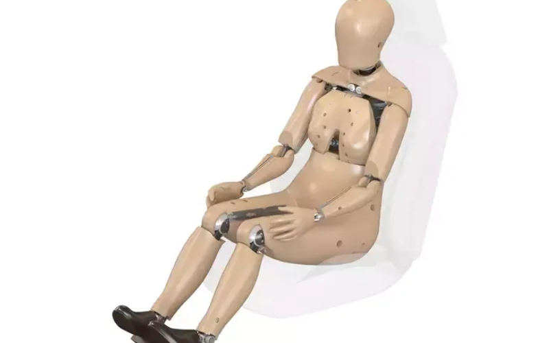 У США затвердили жіночий манекен для краш-тестів авто, щоб враховувати жіночу фізіологію