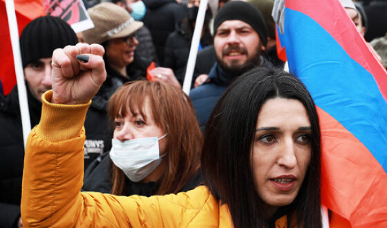 Вірменські протестувальники увірвалися в будівлю Єреванського університету
