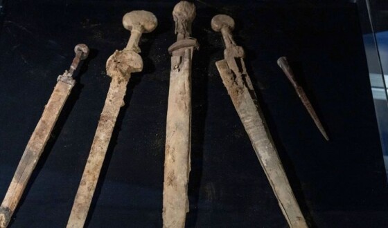 У печері біля Мертвого моря вчені знайшли римські мечі