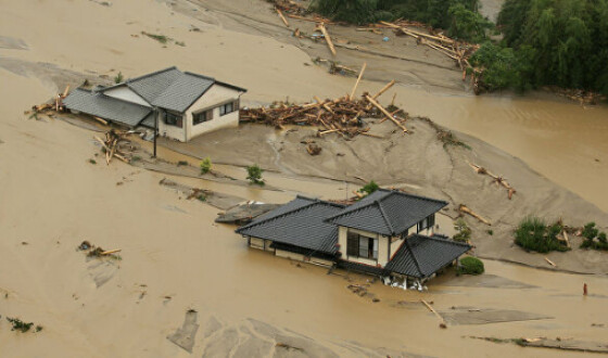 В Японії близько 850 тисяч осіб евакуювали через зливу