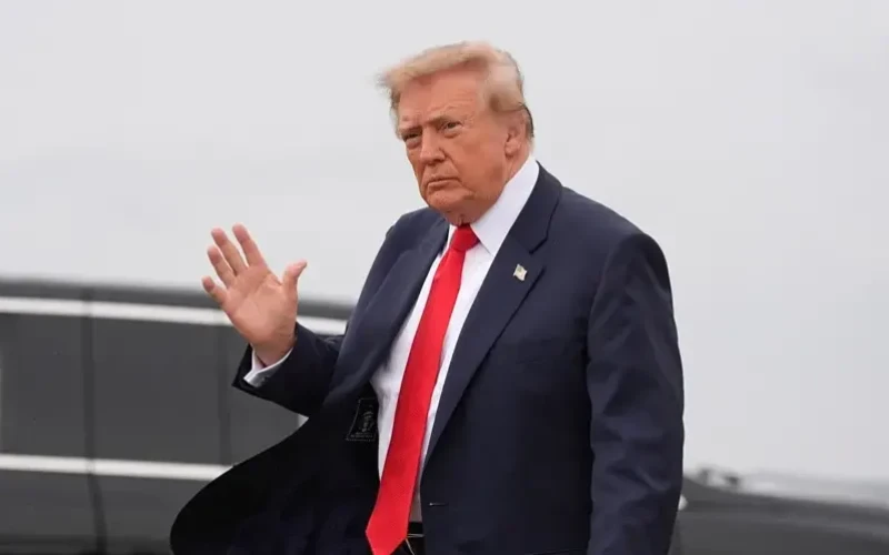 Трамп заявив, що домовлятися із Зеленським важче, ніж із Путіним