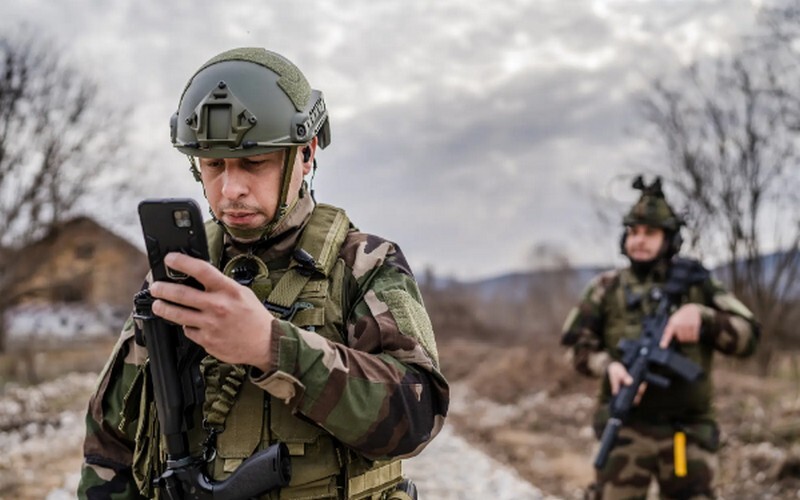 Мобільні телефони військових ЗСУ зазнають атак російських хакерів