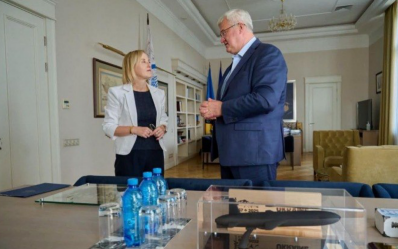 Тимчасова повірена США Джулі Девіс завершила дипмісію в Україні