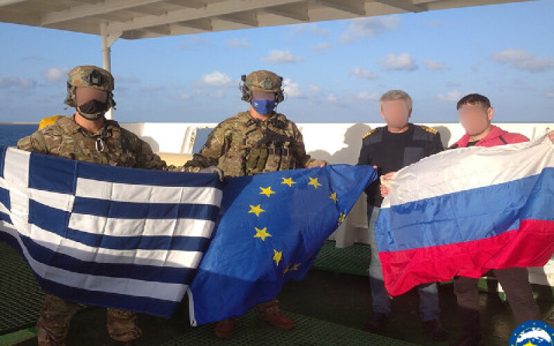 Солдати НАТО висадилися на російський корабель в Середземному морі