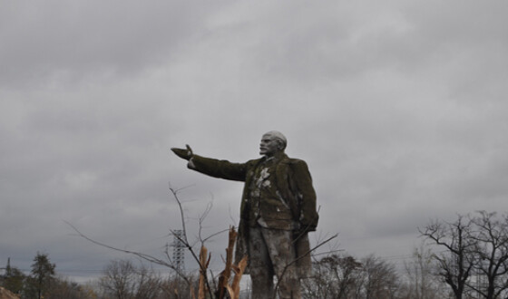 В Киеве обнаружили уцелевший памятник Ленину. Фото