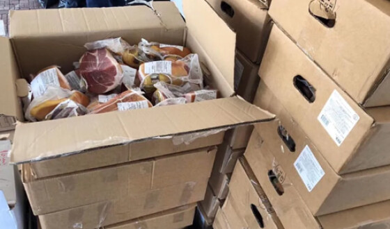 Закарпатські митники вилучили 1 тонну харчів з Італії