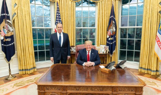 Розташування на фото Трампа з Лавровим в Білому домі обурило росіян