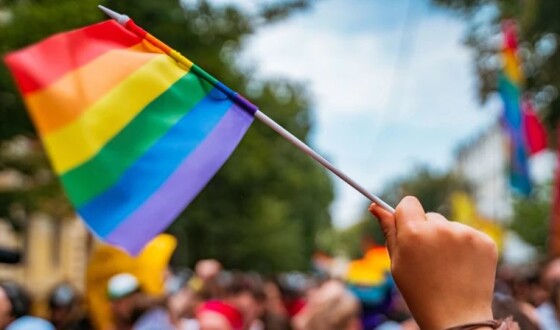 У Києві сталися сутички між поліцією та молоддю, яка виступає проти ЛГБТ-спільноти
