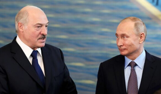 Лукашенко поскаржився Путіну на російських журналістів