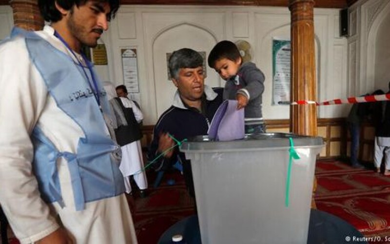 Вибори в Афганістані: голосування на тлі вибухів та хаосу