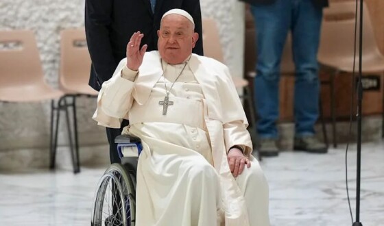 Папа Римський заповів гроші на покупку машин швидкої допомоги для України