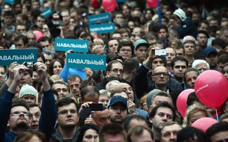 У Росії масово затримують людей, які виходять на мітинги в підтримку Навального