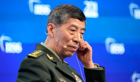 У Китаї за підозрою у корупції відправили у відставку міністра оборони Лі Шанфу