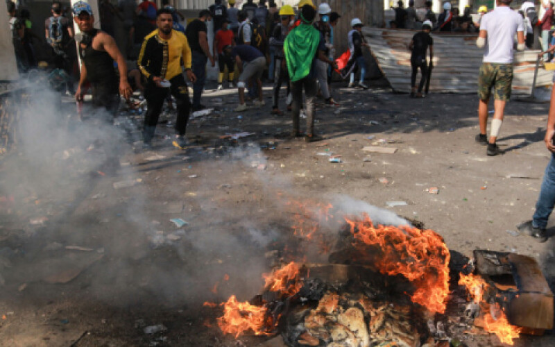 В Багдаде при столкновения демонстрантов и полиции пострадали десятки человек