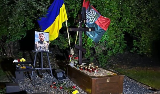Жінку, яка розгромила у Києві могили військових ЗСУ, помістили до психіатричної лікарні