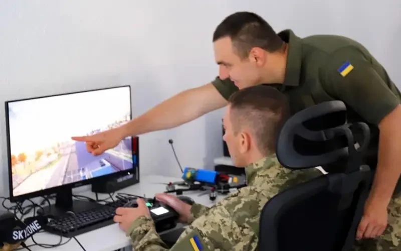 Україна запускає перший центр підготовки операторів бойових дронів