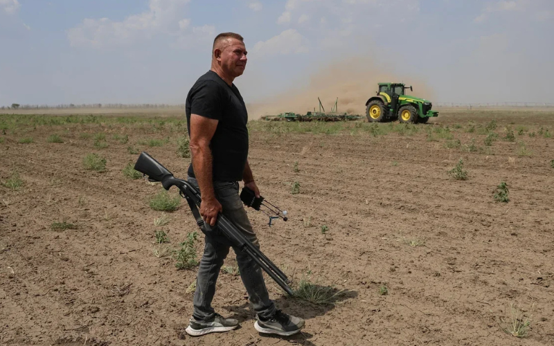 Фермеру з Херсонщини, який сам розміновував поля, присвоїли звання Героя України посмертно