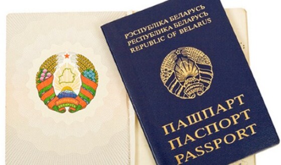 Колесникова розірвала свій паспорт на кордоні Білорусі і України