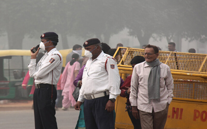 В Дели из-за смога задерживают авиарейсы