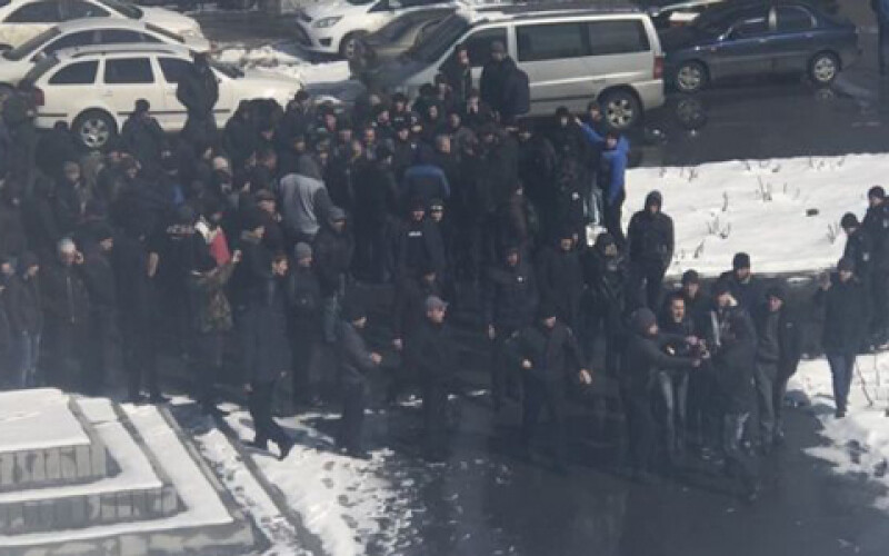 В Геническе за нападение на журналиста открыли уголовное производство