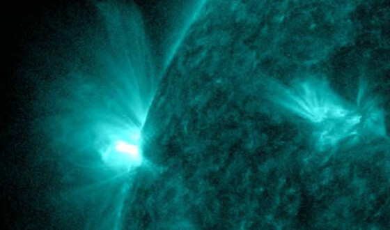 NASA опубликовало снимок активной области на Солнце