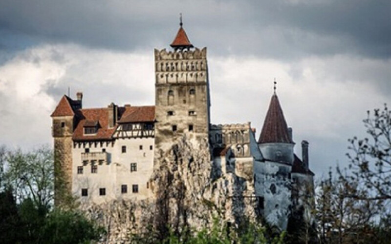 У замку Дракули відкрили пункт вакцинації від COVID-19