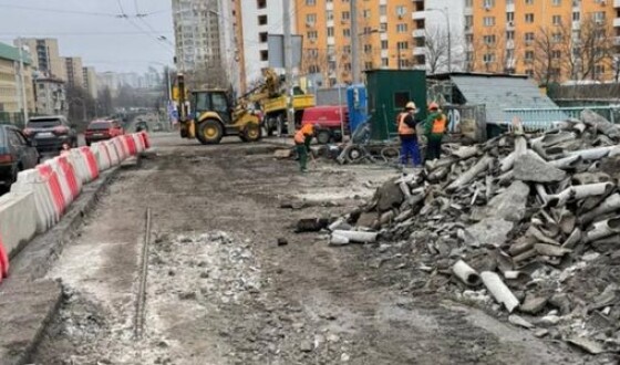 У Києві триває масштабний ремонт на Індустріальному шляхопроводі