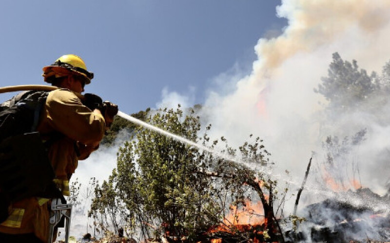 У п&#8217;яти округах Каліфорнії введено режим надзвичайної ситуації через пожежі