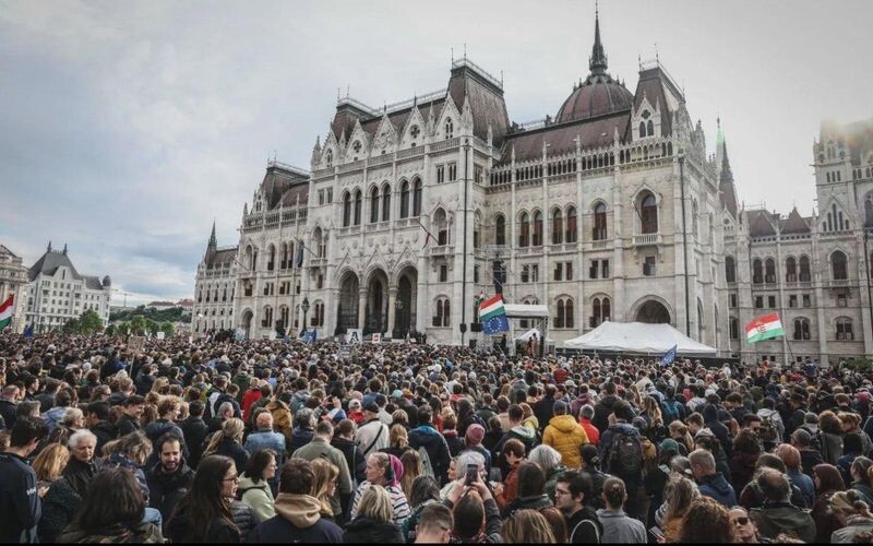 В Угорщині розпочалися антиурядові протести проти Віктора Орбана