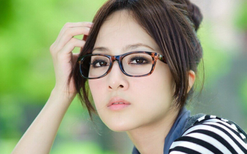 Запрет на ношение очков в Японии вызвал недоумение в соцсетях