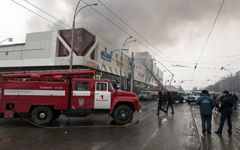 Пожар в Кемерово: смерть 64 человек и новое задымление