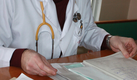 Украинцев будут бесплатно лечить в клинических институтах