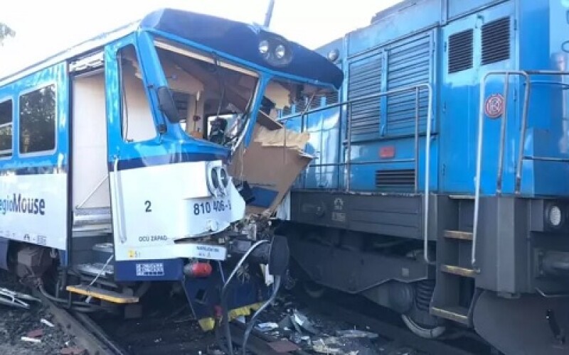 У Чехії при зіткненні двох поїздів постраждали 20 людей. ВІДЕО