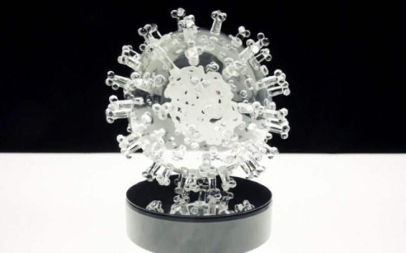 Британский художник создал скульптуру коронавируса