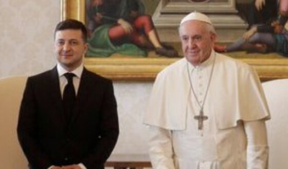 Зеленський попросив Папу Римського про допомогу у звільненні полонених на Донбасі