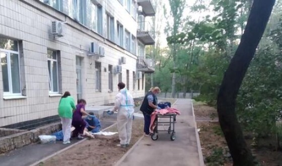У київській лікарні, де лікують COVID, двоє чоловіків покінчили життя самогубством