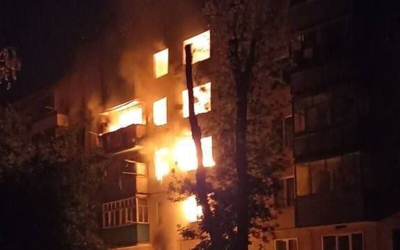 У Бєлгородській області рф пролунали вибухи: вночі палали багатоповерхівки