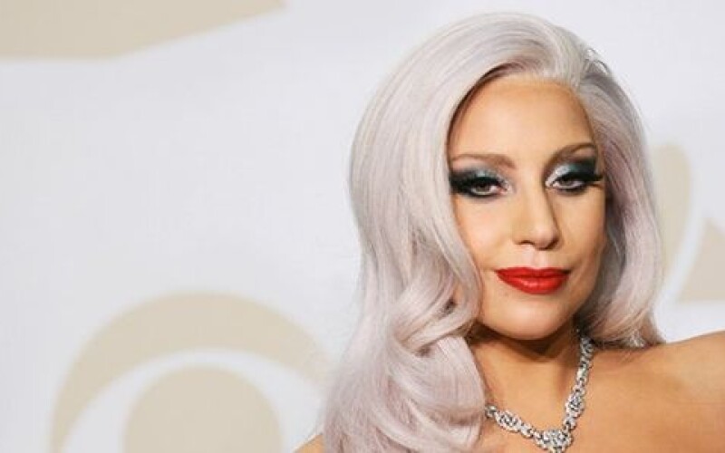 Леди Гага каталась на тележке вокруг супермаркета