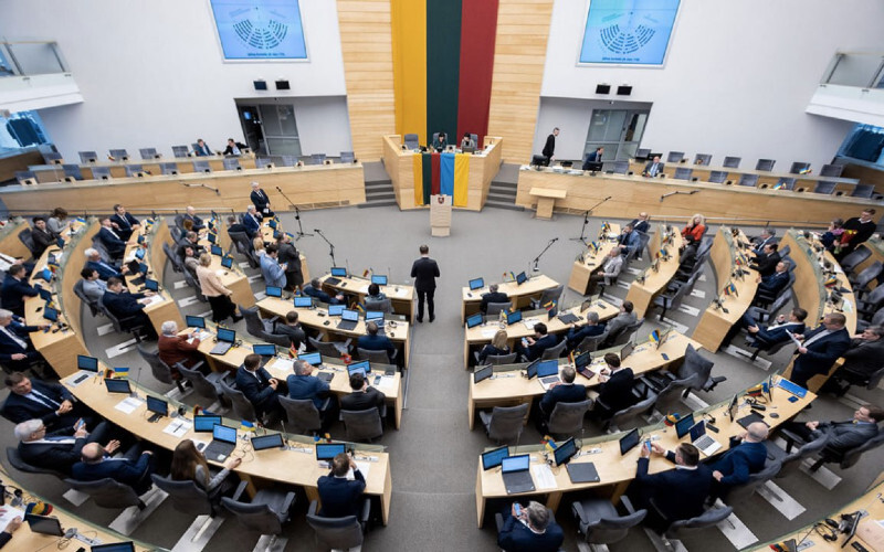 Литва перестане видавати громадянство росіянам та білорусам