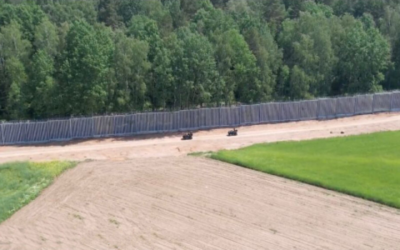 Польща побудувала 140-кілометрову «стіну» на кордоні з Білоруссю
