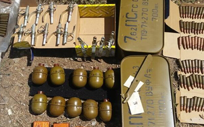 В Луганской области солдаты торговали оружием