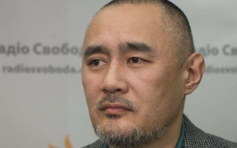 У Києві після замаху помер казахський журналіст Айдос Садиков