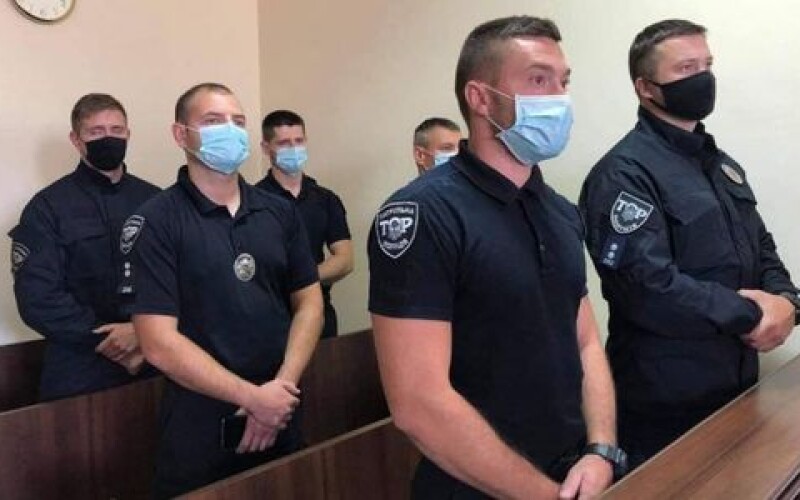 У Львові 6 патрульних засудили до 8 років в&#8217;язниці через смерть підозрюваного