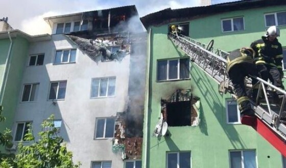 На Київщині, у багатоповерхівці, сталися вибух та пожежа: є постраждалі